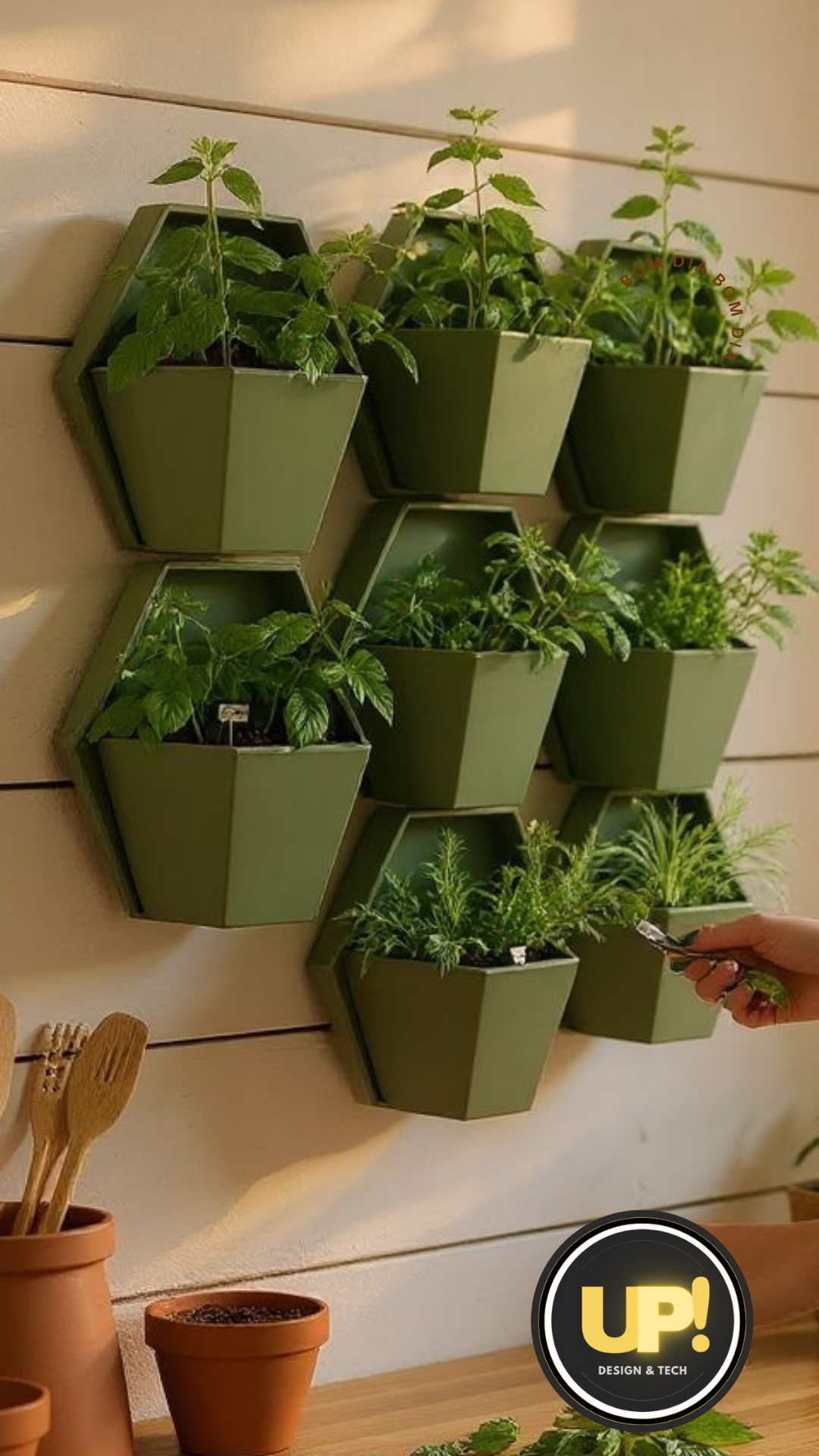 MODERN GEOMETRIC PLANTER